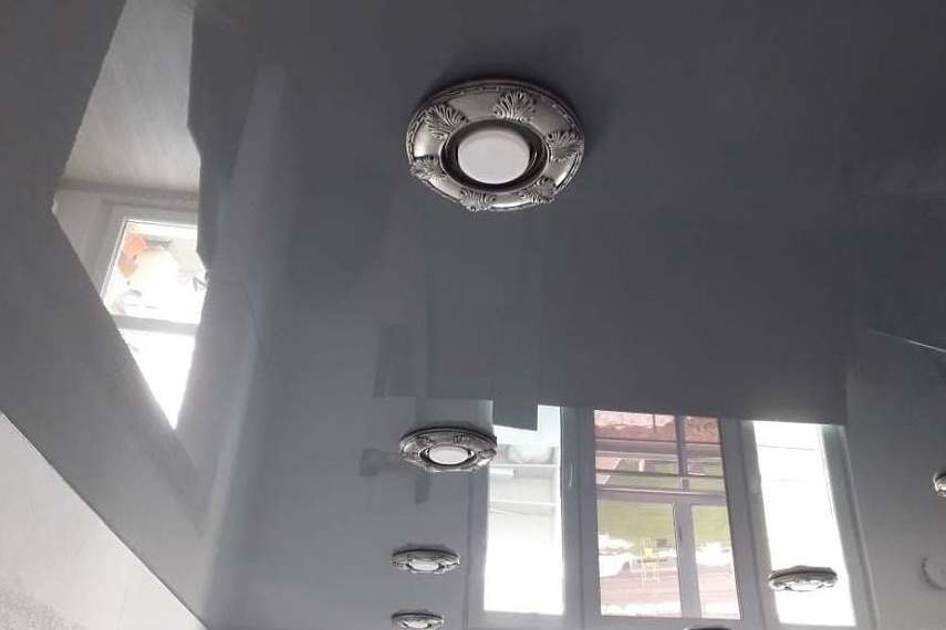 ГЛЯНЦЕВЫЕ НАТЯЖНЫЕ ПОТОЛКИ <span style="font-weight: bold;"> от 450 руб.м2</span>